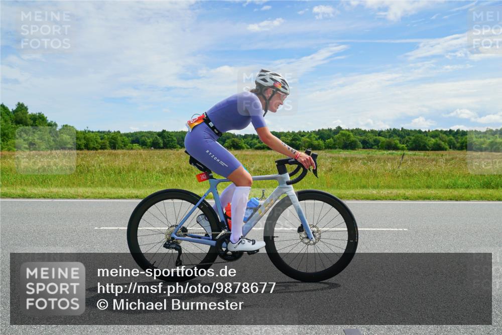 21.06.2026 - Viking Triathlon Michael Burmester http://msf.ph/oto/9878677 21.06.2026 12:22:04 Radfahren 41, 53, 83, 86, 202, 205, 219, 238, 239, 243, 321, 324, 341, 429, 456, 467, 469, 645, 668, 670 meine-sportfotos.de