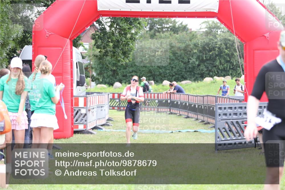21.06.2026 - 29. Vierlanden-Triathlon Andreas Tolksdorf http://msf.ph/oto/9878679 21.06.2026 11:16:24 Ziel 449, 609, 449, 609 meine-sportfotos.de