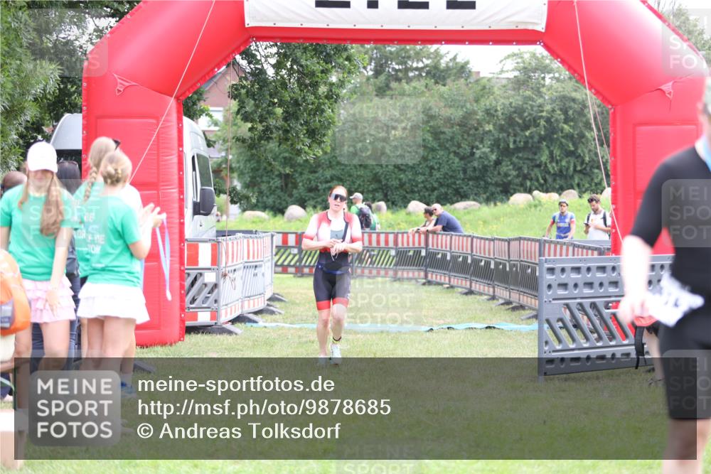 21.06.2026 - 29. Vierlanden-Triathlon Andreas Tolksdorf http://msf.ph/oto/9878685 21.06.2026 11:16:24 Ziel 449, 609, 449, 609 meine-sportfotos.de