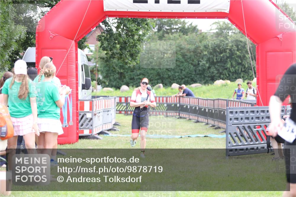21.06.2026 - 29. Vierlanden-Triathlon Andreas Tolksdorf http://msf.ph/oto/9878719 21.06.2026 11:16:25 Ziel 449, 609, 449, 609 meine-sportfotos.de