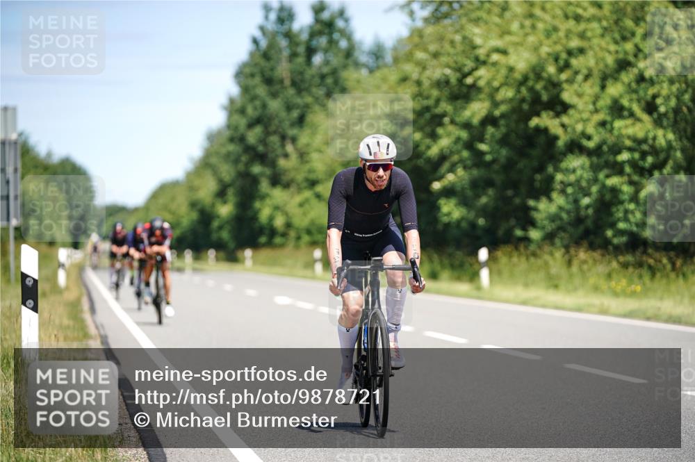 21.06.2026 - Viking Triathlon Michael Burmester http://msf.ph/oto/9878721 21.06.2026 13:09:24 Radfahren 223, 388, 563, 602, 656 meine-sportfotos.de