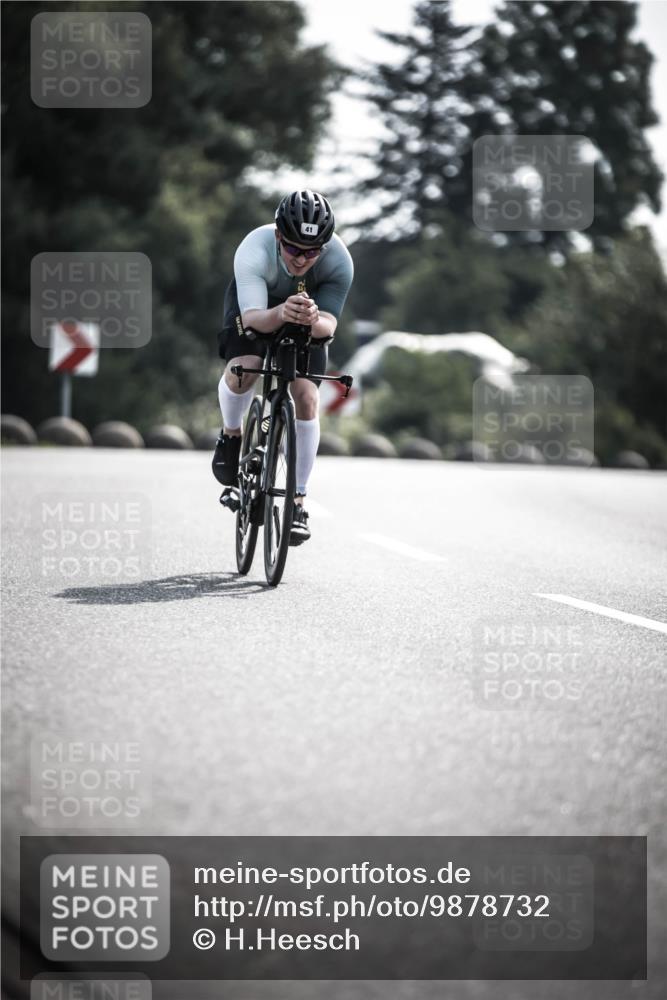 21.06.2026 - 29. Vierlanden-Triathlon H.Heesch http://msf.ph/oto/9878732 21.06.2026 09:09:11 Radfahren 2, 16, 41, 212 meine-sportfotos.de