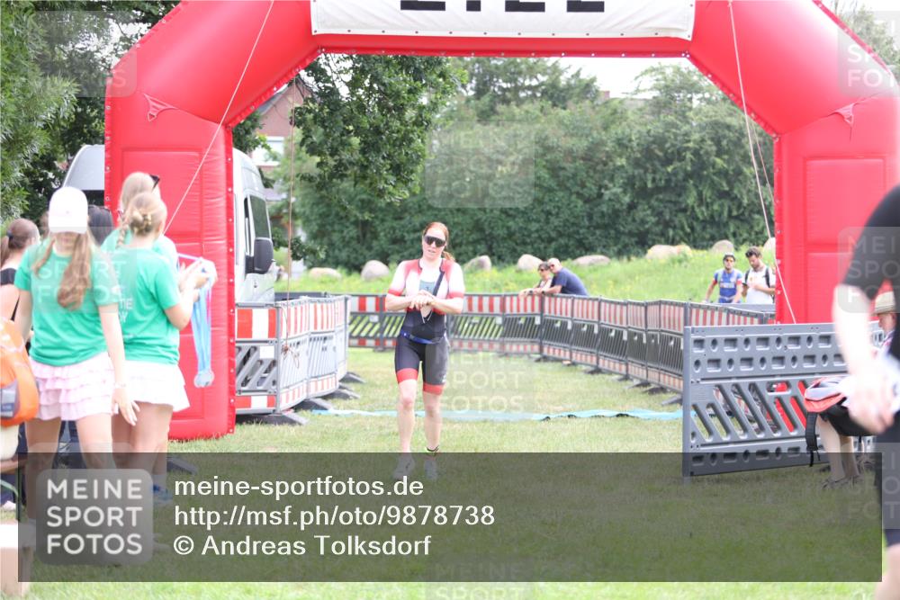 21.06.2026 - 29. Vierlanden-Triathlon Andreas Tolksdorf http://msf.ph/oto/9878738 21.06.2026 11:16:25 Ziel 449, 609, 449, 609 meine-sportfotos.de