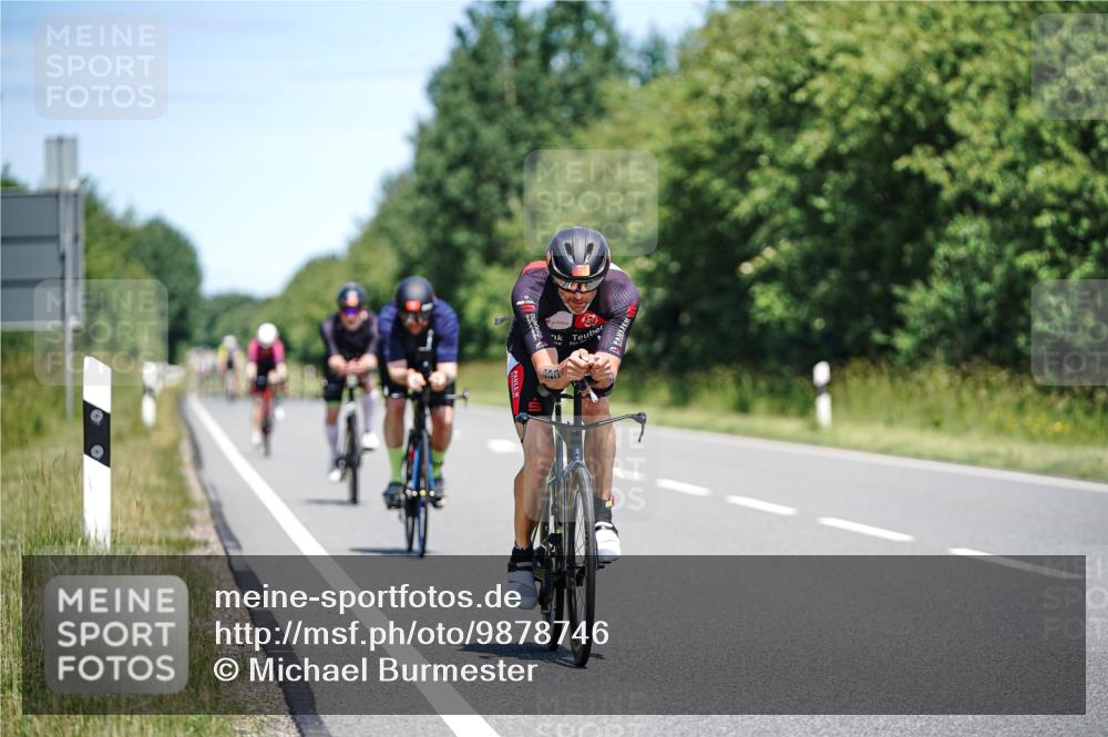 21.06.2026 - Viking Triathlon Michael Burmester http://msf.ph/oto/9878746 21.06.2026 13:09:27 Radfahren 223, 388, 563, 602, 632, 656 meine-sportfotos.de