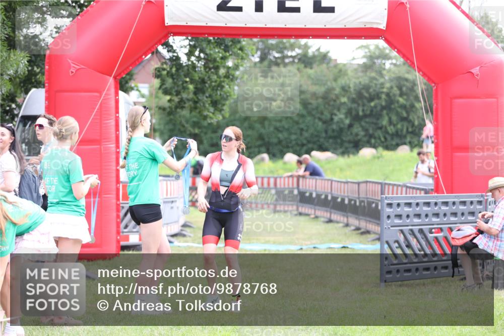21.06.2026 - 29. Vierlanden-Triathlon Andreas Tolksdorf http://msf.ph/oto/9878768 21.06.2026 11:16:27 Ziel 449, 474, 609, 449, 474, 609 meine-sportfotos.de