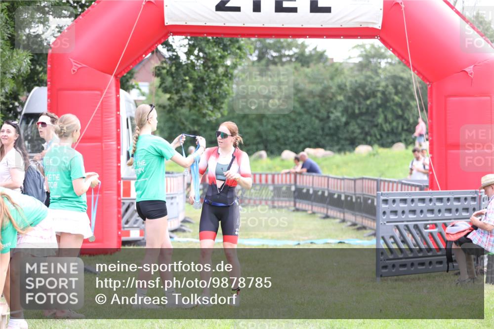 21.06.2026 - 29. Vierlanden-Triathlon Andreas Tolksdorf http://msf.ph/oto/9878785 21.06.2026 11:16:27 Ziel 449, 474, 609, 449, 474, 609 meine-sportfotos.de