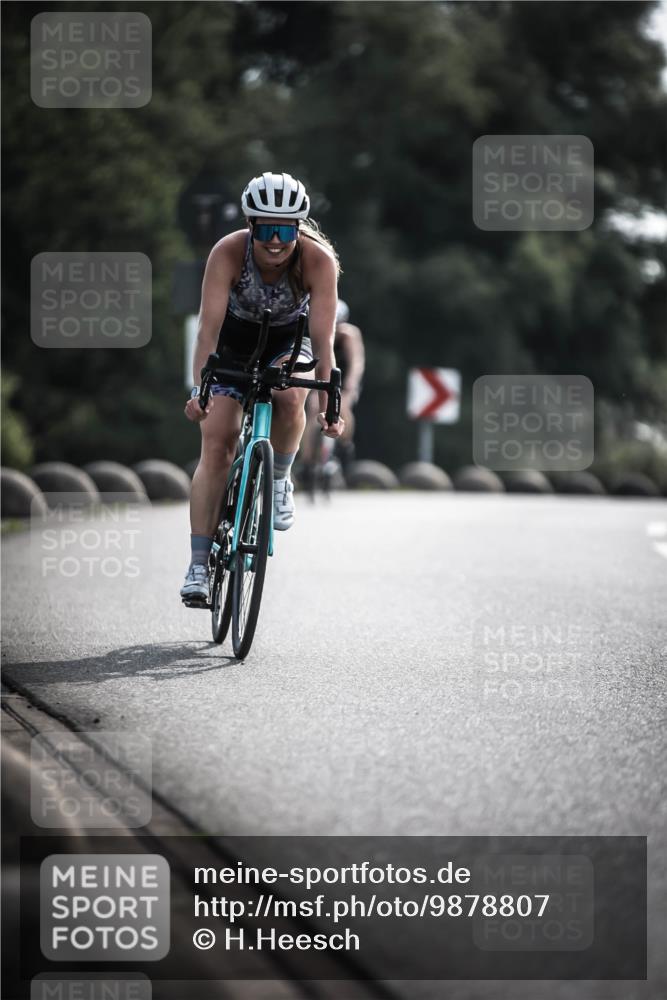 21.06.2026 - 29. Vierlanden-Triathlon H.Heesch http://msf.ph/oto/9878807 21.06.2026 09:09:53 Radfahren 229, 240 meine-sportfotos.de