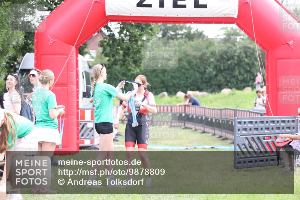 21.06.2026 - 29. Vierlanden-Triathlon Andreas Tolksdorf http://msf.ph/oto/9878809 21.06.2026 11:16:27 Ziel 449, 474, 609, 449, 474, 609 meine-sportfotos.de