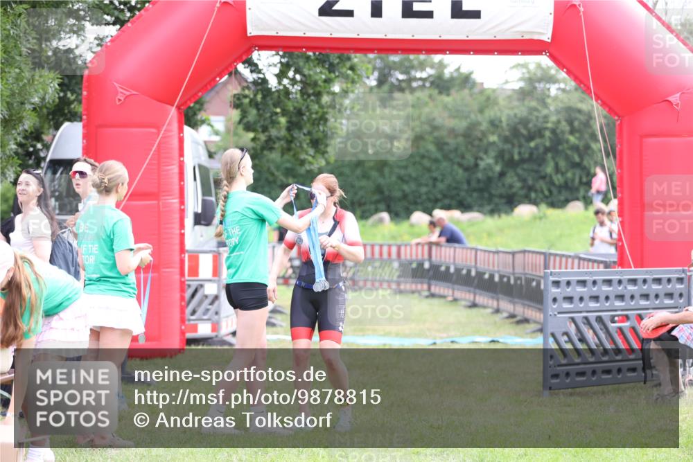 21.06.2026 - 29. Vierlanden-Triathlon Andreas Tolksdorf http://msf.ph/oto/9878815 21.06.2026 11:16:27 Ziel 449, 474, 609, 449, 474, 609 meine-sportfotos.de