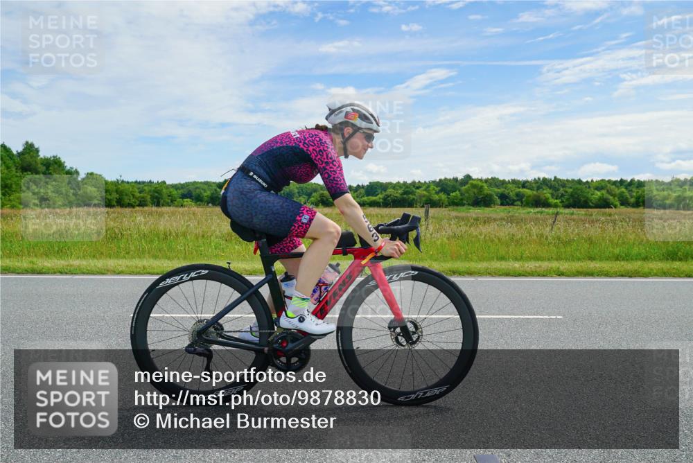 21.06.2026 - Viking Triathlon Michael Burmester http://msf.ph/oto/9878830 21.06.2026 12:23:46 Radfahren 8, 16, 46, 62, 65, 73, 98, 103, 119, 136, 177, 222, 223, 256, 256, 280, 388, 457, 527, 530, 546, 563, 569, 605, 615, 634, 654 meine-sportfotos.de