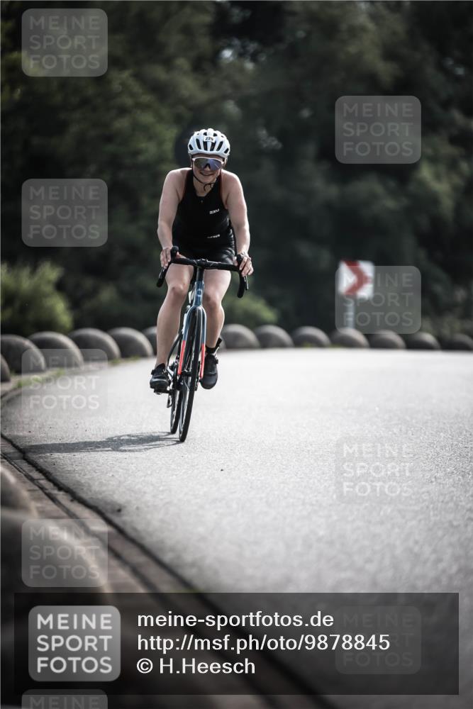 21.06.2026 - 29. Vierlanden-Triathlon H.Heesch http://msf.ph/oto/9878845 21.06.2026 09:09:56 Radfahren 229, 231, 240 meine-sportfotos.de
