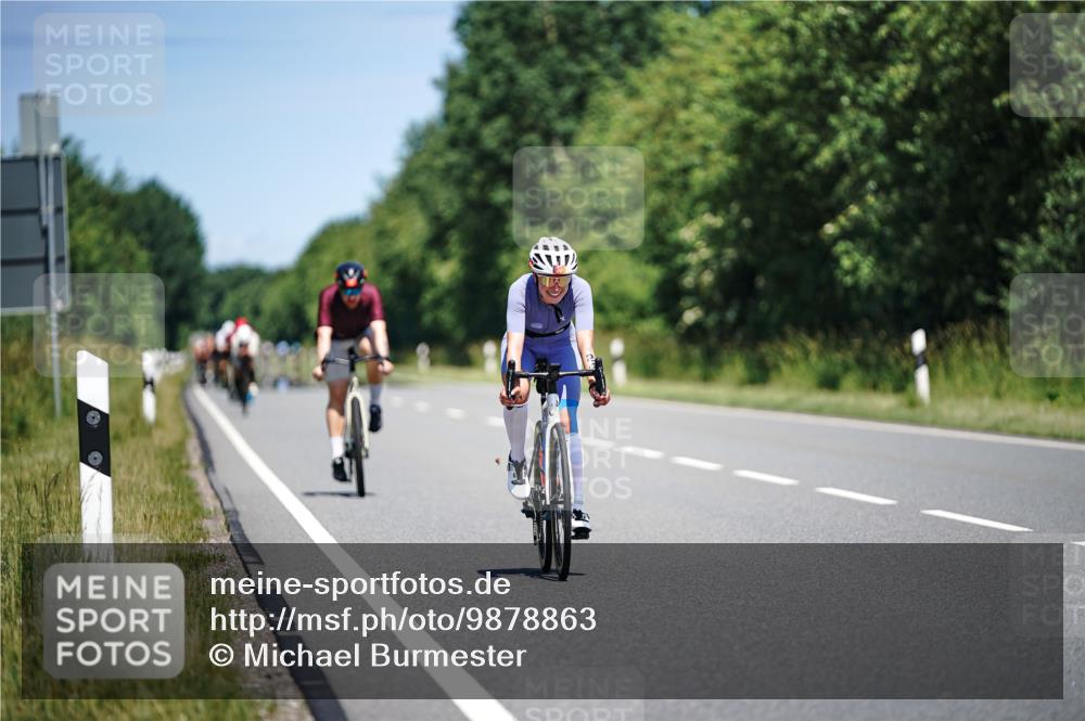21.06.2026 - Viking Triathlon Michael Burmester http://msf.ph/oto/9878863 21.06.2026 13:10:43 Radfahren 178, 258, 306, 339 meine-sportfotos.de