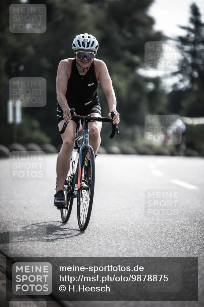 21.06.2026 - 29. Vierlanden-Triathlon H.Heesch http://msf.ph/oto/9878875 21.06.2026 09:09:57 Radfahren 229, 231, 240 meine-sportfotos.de