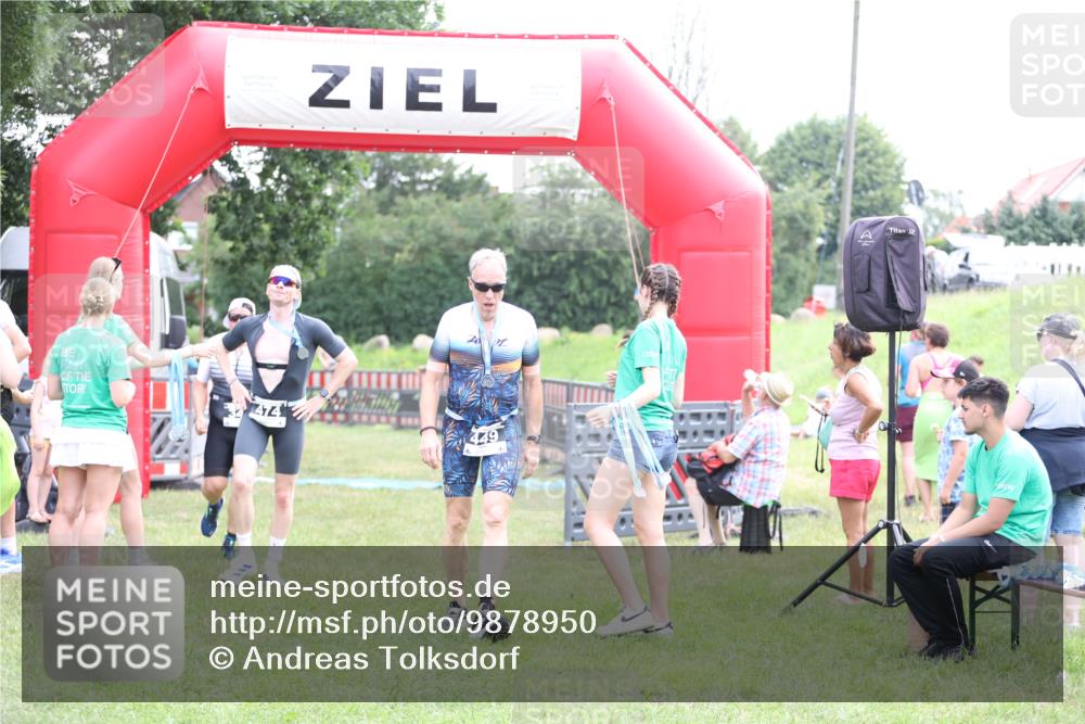 21.06.2026 - 29. Vierlanden-Triathlon Andreas Tolksdorf http://msf.ph/oto/9878950 21.06.2026 11:16:43 Ziel 347, 474, 347, 474 meine-sportfotos.de