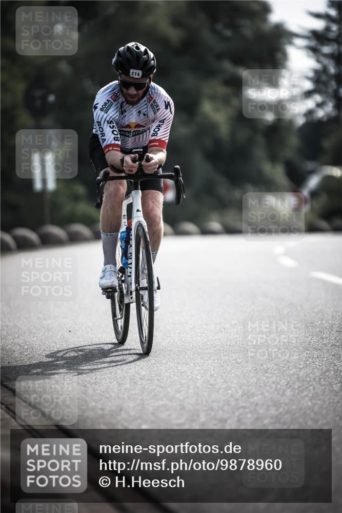 21.06.2026 - 29. Vierlanden-Triathlon H.Heesch http://msf.ph/oto/9878960 21.06.2026 09:10:13 Radfahren 3, 114, 211 meine-sportfotos.de