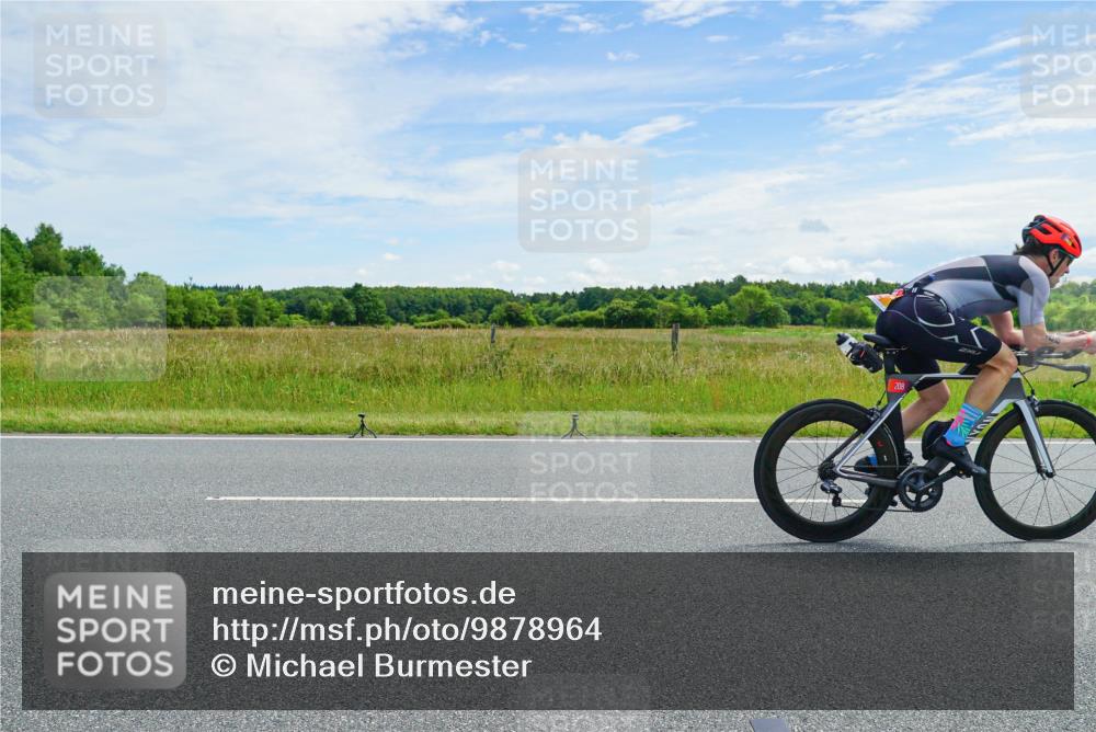 21.06.2026 - Viking Triathlon Michael Burmester http://msf.ph/oto/9878964 21.06.2026 12:24:49 Radfahren 54, 176, 208, 350, 352, 362, 494, 660 meine-sportfotos.de