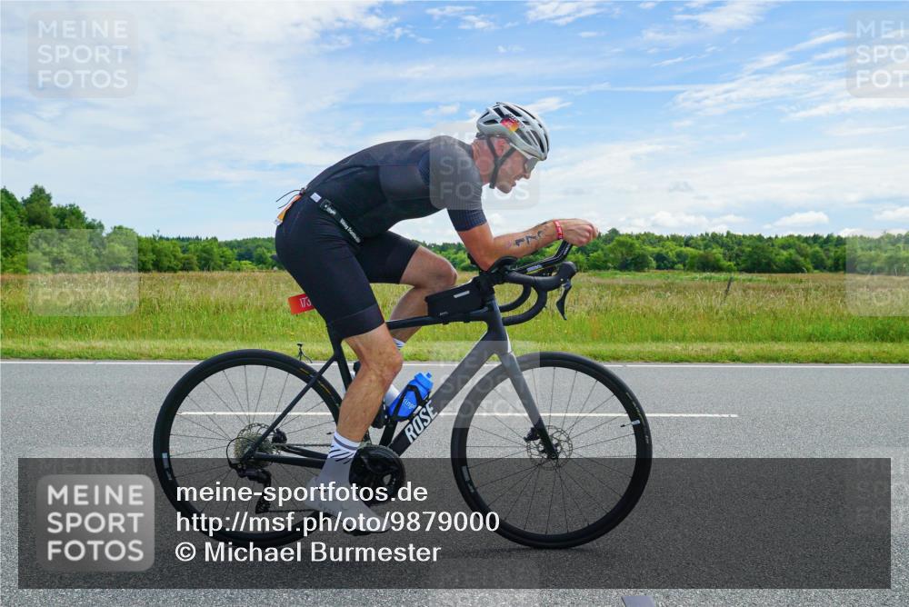 21.06.2026 - Viking Triathlon Michael Burmester http://msf.ph/oto/9879000 21.06.2026 12:25:06 Radfahren 44, 48, 55, 91, 163, 166, 173, 176, 179, 206, 306, 313, 348, 419, 455, 565, 608 meine-sportfotos.de