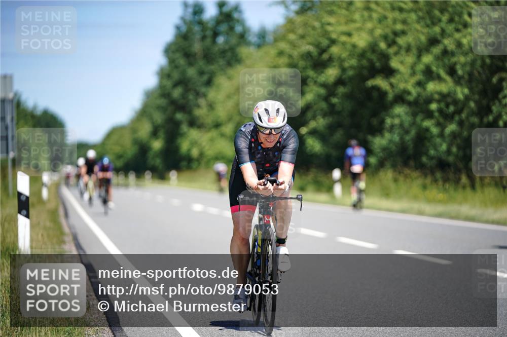 21.06.2026 - Viking Triathlon Michael Burmester http://msf.ph/oto/9879053 21.06.2026 13:11:21 Radfahren 313, 341, 424, 470, 561 meine-sportfotos.de