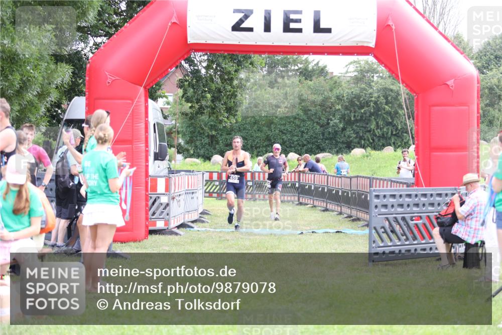 21.06.2026 - 29. Vierlanden-Triathlon Andreas Tolksdorf http://msf.ph/oto/9879078 21.06.2026 11:17:04 Ziel 434, 459, 434, 459 meine-sportfotos.de