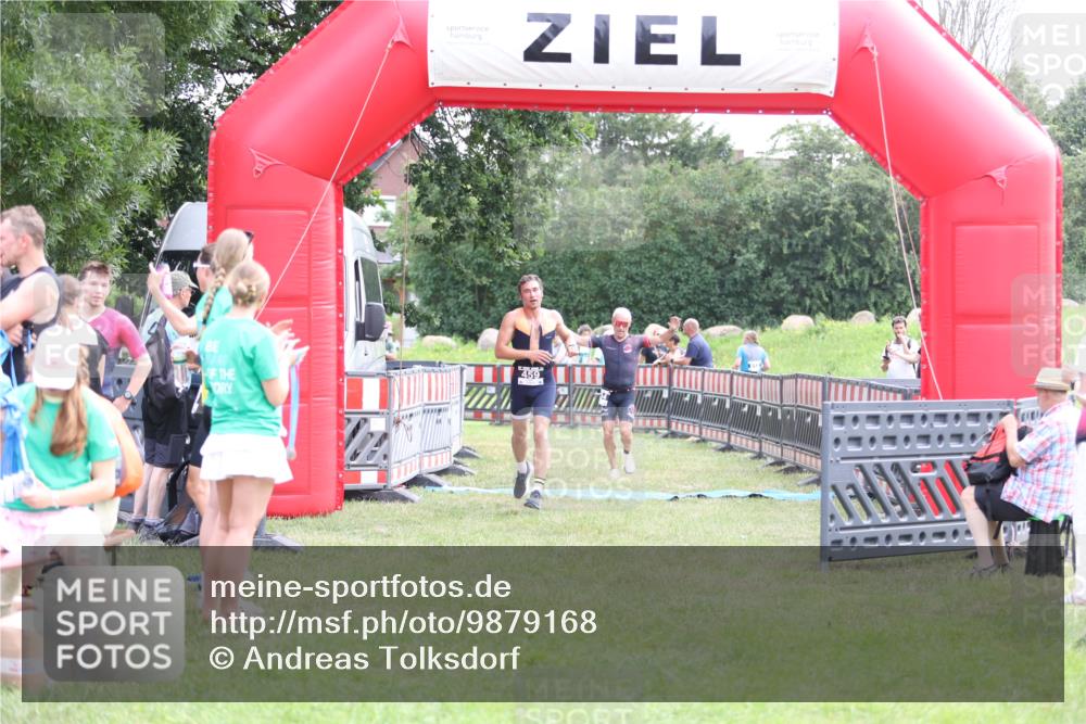 21.06.2026 - 29. Vierlanden-Triathlon Andreas Tolksdorf http://msf.ph/oto/9879168 21.06.2026 11:17:04 Ziel 434, 459, 434, 459 meine-sportfotos.de
