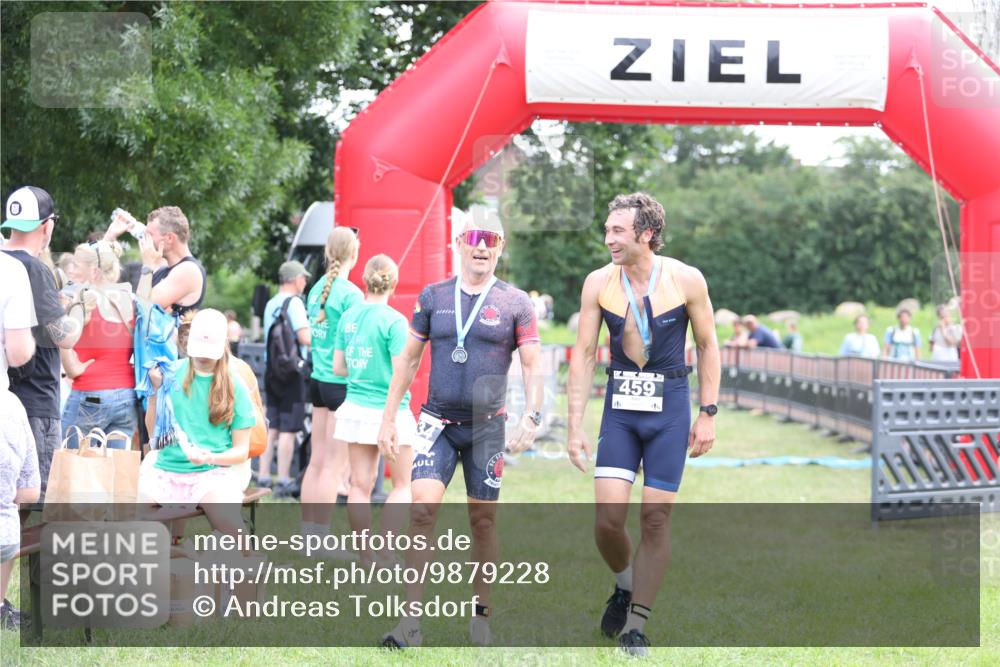 21.06.2026 - 29. Vierlanden-Triathlon Andreas Tolksdorf http://msf.ph/oto/9879228 21.06.2026 11:17:18 Ziel 410, 467, 410, 467 meine-sportfotos.de