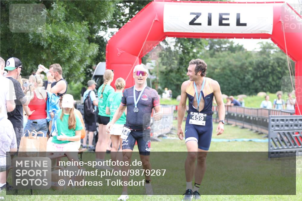 21.06.2026 - 29. Vierlanden-Triathlon Andreas Tolksdorf http://msf.ph/oto/9879267 21.06.2026 11:17:18 Ziel 410, 467, 410, 467 meine-sportfotos.de