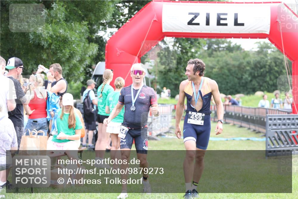 21.06.2026 - 29. Vierlanden-Triathlon Andreas Tolksdorf http://msf.ph/oto/9879273 21.06.2026 11:17:19 Ziel 410, 467, 410, 467 meine-sportfotos.de