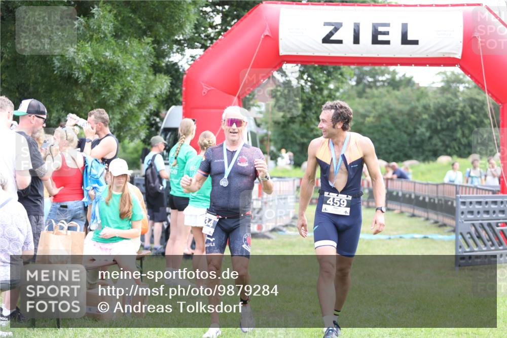 21.06.2026 - 29. Vierlanden-Triathlon Andreas Tolksdorf http://msf.ph/oto/9879284 21.06.2026 11:17:19 Ziel 410, 467, 410, 467 meine-sportfotos.de