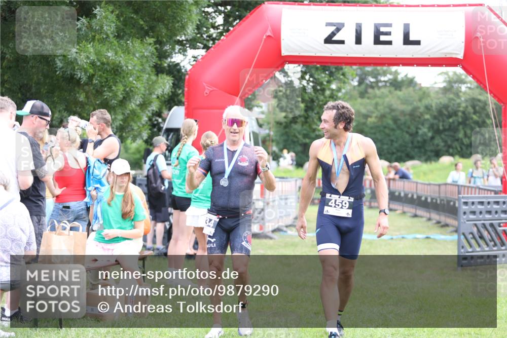 21.06.2026 - 29. Vierlanden-Triathlon Andreas Tolksdorf http://msf.ph/oto/9879290 21.06.2026 11:17:19 Ziel 410, 467, 410, 467 meine-sportfotos.de
