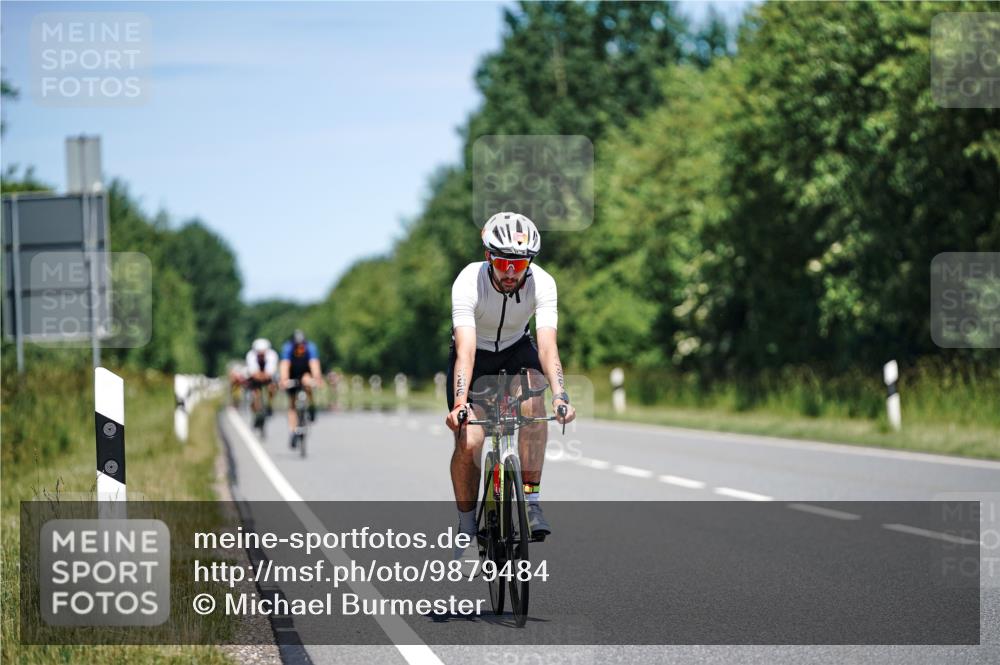 21.06.2026 - Viking Triathlon Michael Burmester http://msf.ph/oto/9879484 21.06.2026 13:14:55 Radfahren 105, 251, 366 meine-sportfotos.de