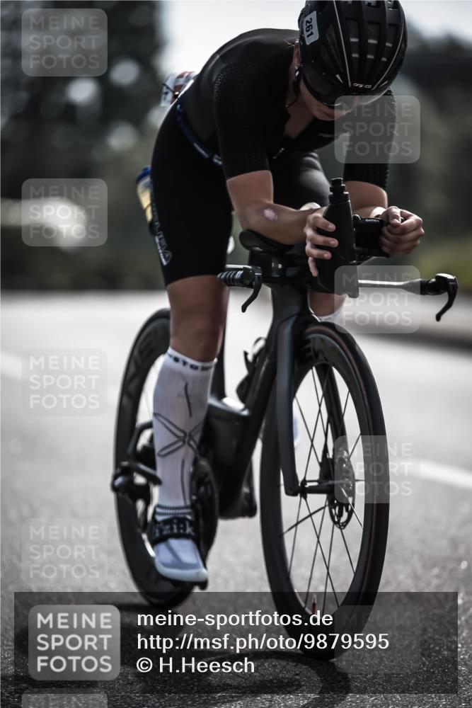 21.06.2026 - 29. Vierlanden-Triathlon H.Heesch http://msf.ph/oto/9879595 21.06.2026 09:12:02 Radfahren 241, 261 meine-sportfotos.de