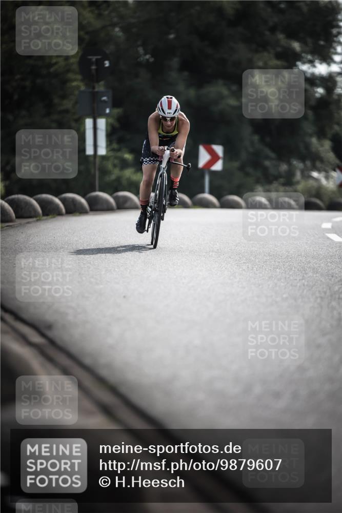 21.06.2026 - 29. Vierlanden-Triathlon H.Heesch http://msf.ph/oto/9879607 21.06.2026 09:12:06 Radfahren 241 meine-sportfotos.de