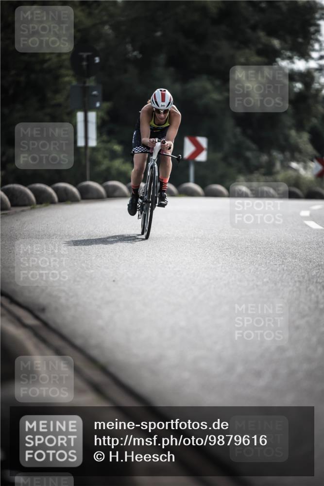21.06.2026 - 29. Vierlanden-Triathlon H.Heesch http://msf.ph/oto/9879616 21.06.2026 09:12:06 Radfahren 241 meine-sportfotos.de