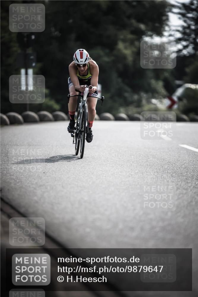 21.06.2026 - 29. Vierlanden-Triathlon H.Heesch http://msf.ph/oto/9879647 21.06.2026 09:12:07 Radfahren 241 meine-sportfotos.de