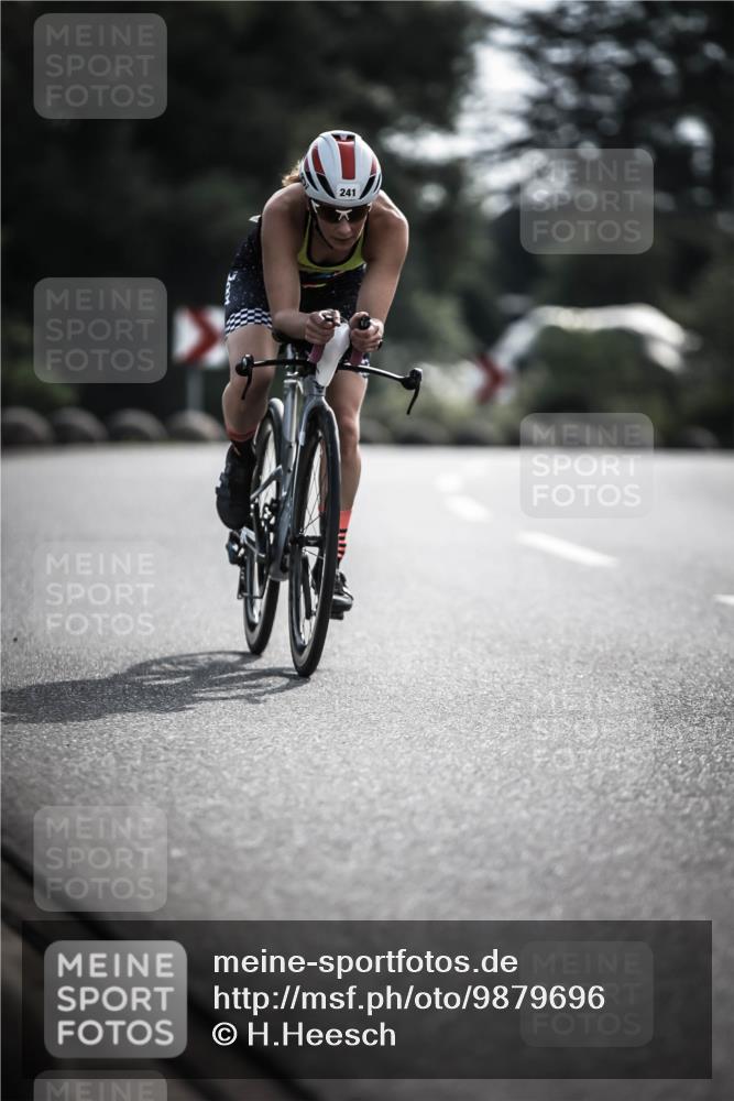 21.06.2026 - 29. Vierlanden-Triathlon H.Heesch http://msf.ph/oto/9879696 21.06.2026 09:12:07 Radfahren 241 meine-sportfotos.de