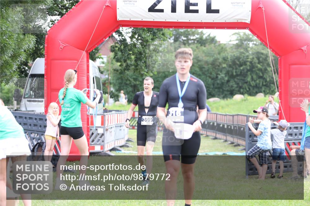21.06.2026 - 29. Vierlanden-Triathlon Andreas Tolksdorf http://msf.ph/oto/9879772 21.06.2026 11:18:09 Ziel 361, 399, 361, 399 meine-sportfotos.de