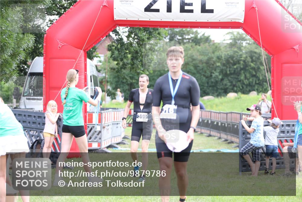 21.06.2026 - 29. Vierlanden-Triathlon Andreas Tolksdorf http://msf.ph/oto/9879786 21.06.2026 11:18:09 Ziel 361, 399, 361, 399 meine-sportfotos.de