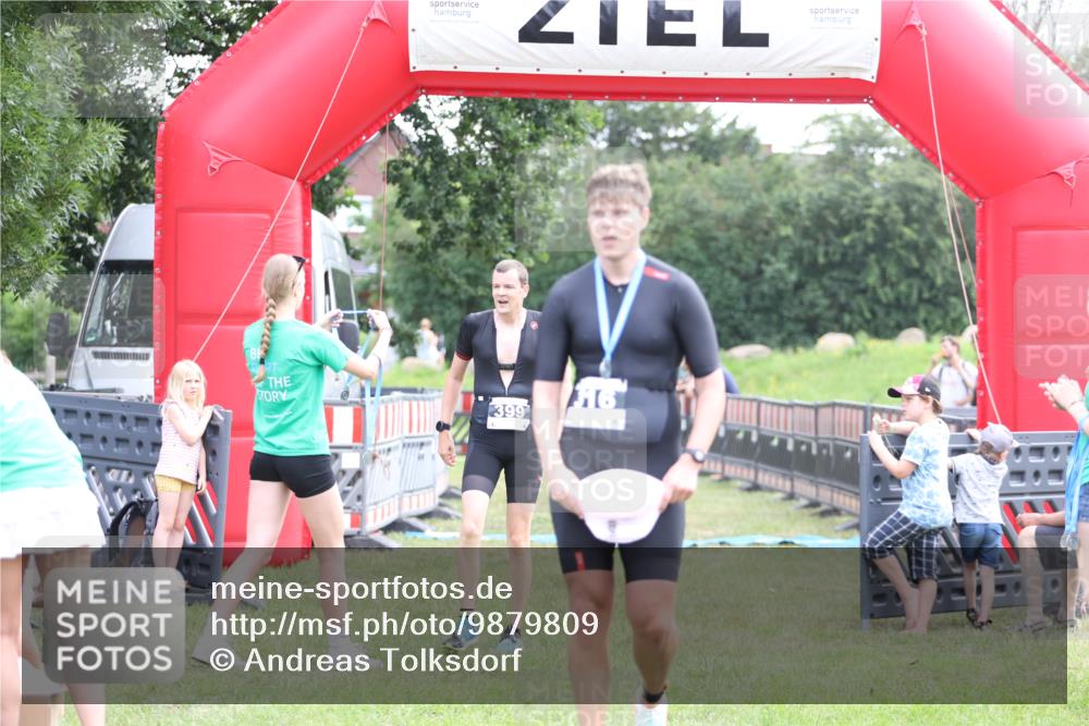 21.06.2026 - 29. Vierlanden-Triathlon Andreas Tolksdorf http://msf.ph/oto/9879809 21.06.2026 11:18:09 Ziel 361, 399, 361, 399 meine-sportfotos.de