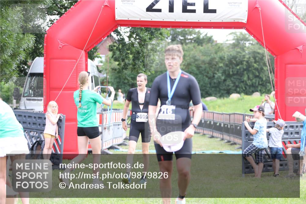 21.06.2026 - 29. Vierlanden-Triathlon Andreas Tolksdorf http://msf.ph/oto/9879826 21.06.2026 11:18:09 Ziel 361, 399, 361, 399 meine-sportfotos.de