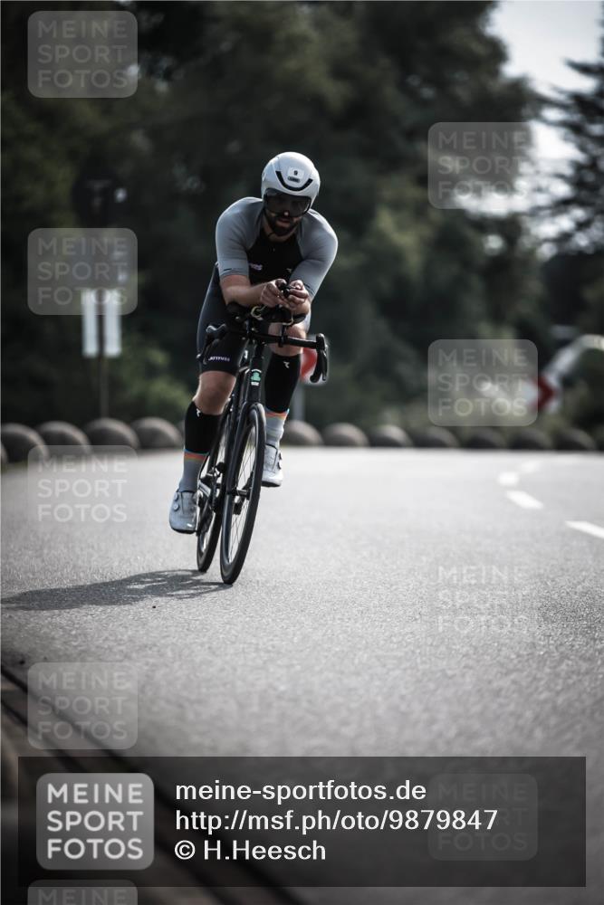 21.06.2026 - 29. Vierlanden-Triathlon H.Heesch http://msf.ph/oto/9879847 21.06.2026 09:12:26 Radfahren 9, 23, 57 meine-sportfotos.de