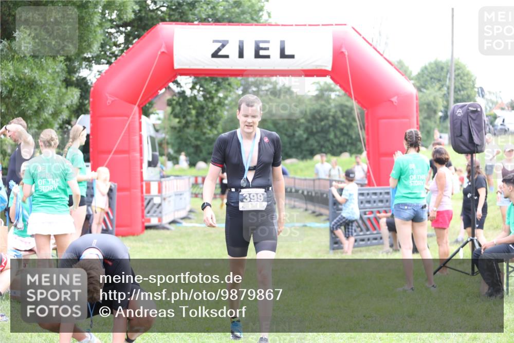 21.06.2026 - 29. Vierlanden-Triathlon Andreas Tolksdorf http://msf.ph/oto/9879867 21.06.2026 11:18:16 Ziel 361, 361 meine-sportfotos.de