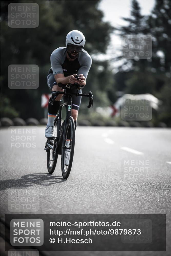21.06.2026 - 29. Vierlanden-Triathlon H.Heesch http://msf.ph/oto/9879873 21.06.2026 09:12:26 Radfahren 9, 23, 57 meine-sportfotos.de