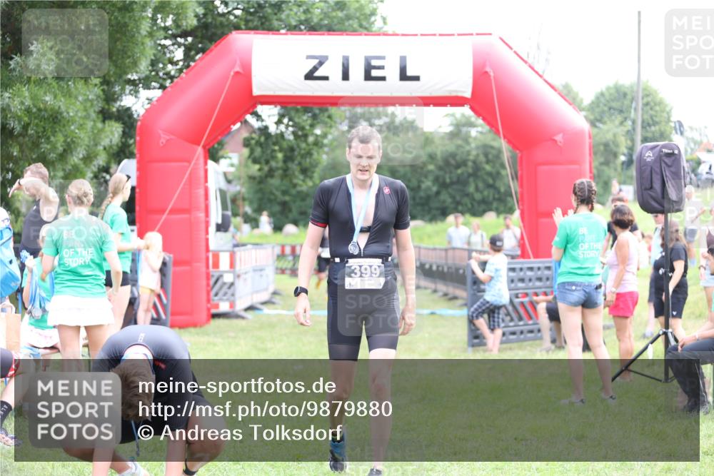 21.06.2026 - 29. Vierlanden-Triathlon Andreas Tolksdorf http://msf.ph/oto/9879880 21.06.2026 11:18:17 Ziel 361, 361 meine-sportfotos.de