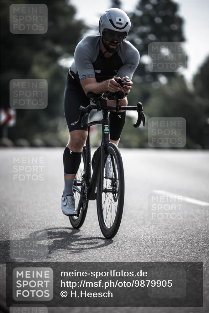 21.06.2026 - 29. Vierlanden-Triathlon H.Heesch http://msf.ph/oto/9879905 21.06.2026 09:12:26 Radfahren 9, 23, 57 meine-sportfotos.de