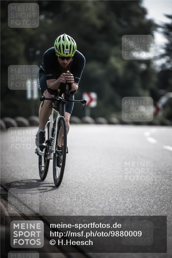 21.06.2026 - 29. Vierlanden-Triathlon H.Heesch http://msf.ph/oto/9880009 21.06.2026 09:12:35 Radfahren 23, 57, 111, 290 meine-sportfotos.de