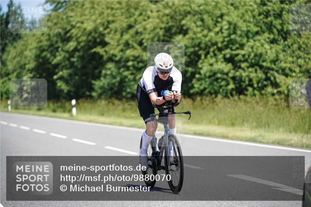 21.06.2026 - Viking Triathlon Michael Burmester http://msf.ph/oto/9880070 21.06.2026 13:18:29 Radfahren 24, 97, 344 meine-sportfotos.de