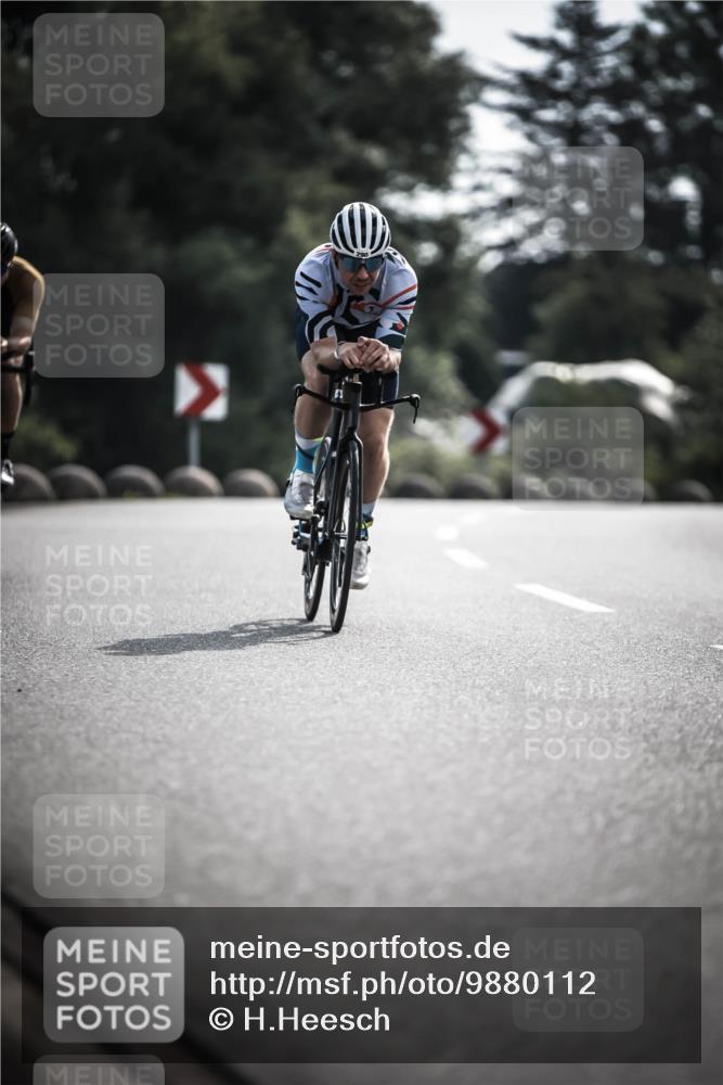 21.06.2026 - 29. Vierlanden-Triathlon H.Heesch http://msf.ph/oto/9880112 21.06.2026 09:12:43 Radfahren 13, 15, 45, 132, 290 meine-sportfotos.de