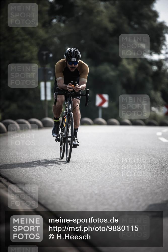 21.06.2026 - 29. Vierlanden-Triathlon H.Heesch http://msf.ph/oto/9880115 21.06.2026 09:12:44 Radfahren 13, 15, 45, 132, 290 meine-sportfotos.de