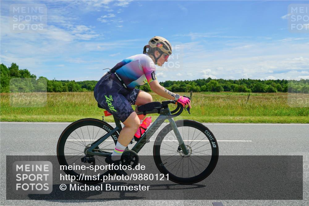 21.06.2026 - Viking Triathlon Michael Burmester http://msf.ph/oto/9880121 21.06.2026 12:41:08 Radfahren 40, 192, 332, 404, 491, 498, 566, 604, 656 meine-sportfotos.de