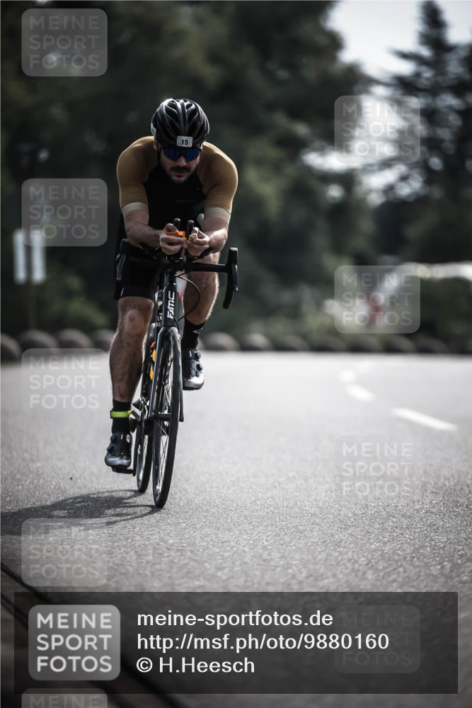 21.06.2026 - 29. Vierlanden-Triathlon H.Heesch http://msf.ph/oto/9880160 21.06.2026 09:12:44 Radfahren 13, 15, 45, 132, 290 meine-sportfotos.de